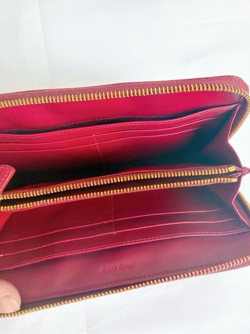 Miu Miu Shiny Red Croc-Embossed Zip Wallet with Gold Logo - Picture 3 of 6